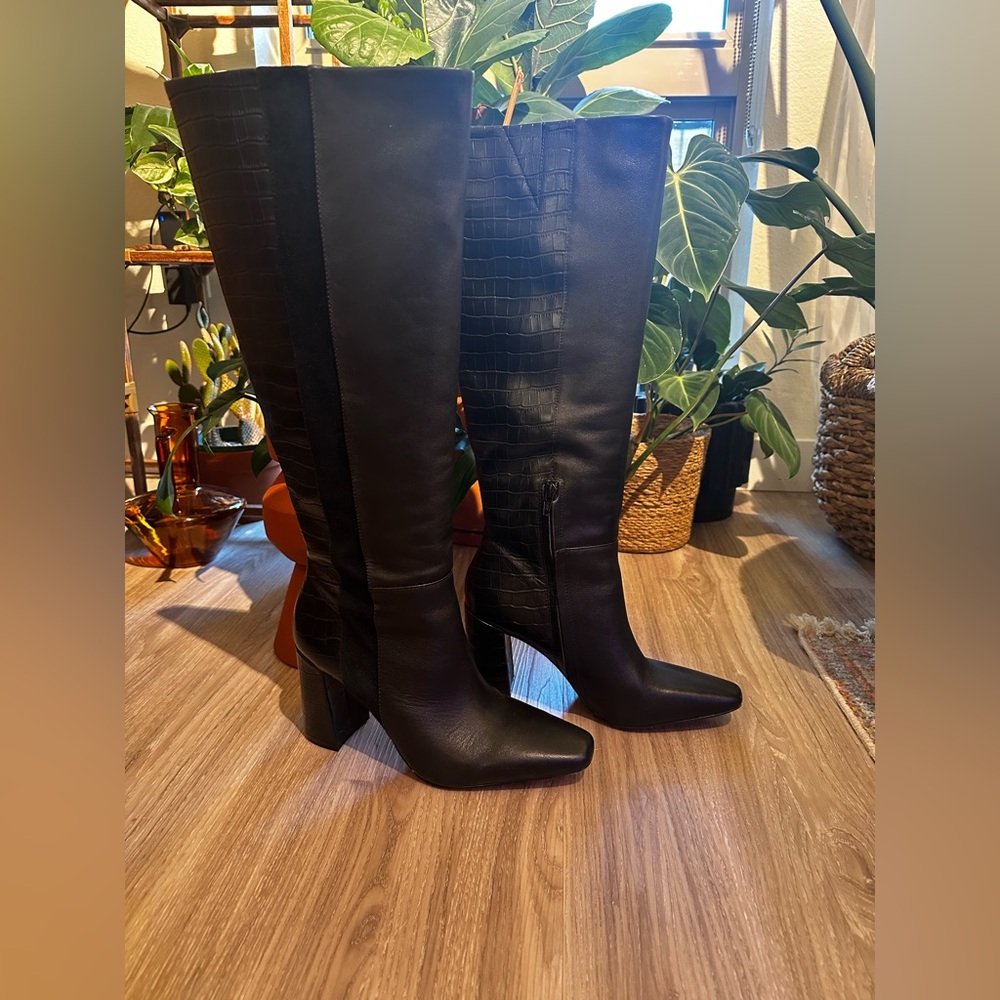 Excellent condition Chelsea and Violet knee high boots